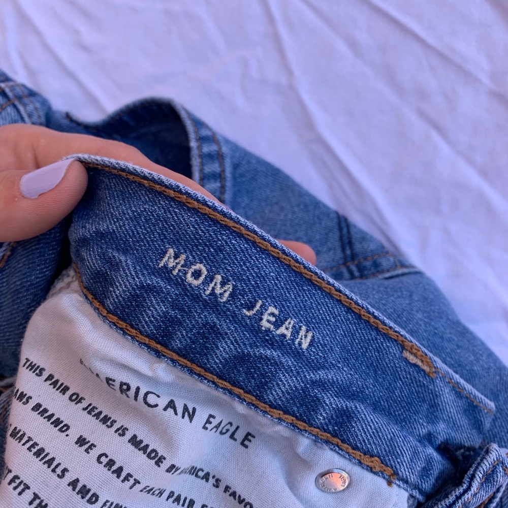American Eagle Mom Jean